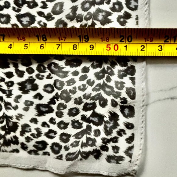 Women's Silk Cheetah Print Artisanal Neck Scarf White Charcoal Gray Blue 21x21"… - Picture 12 of 13
